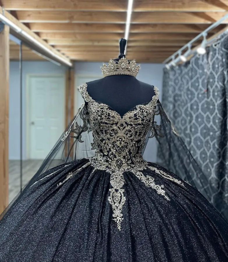 Black Straps Appliques Quinceanera Dress Birthday Ball Gown with Cape, DP3002