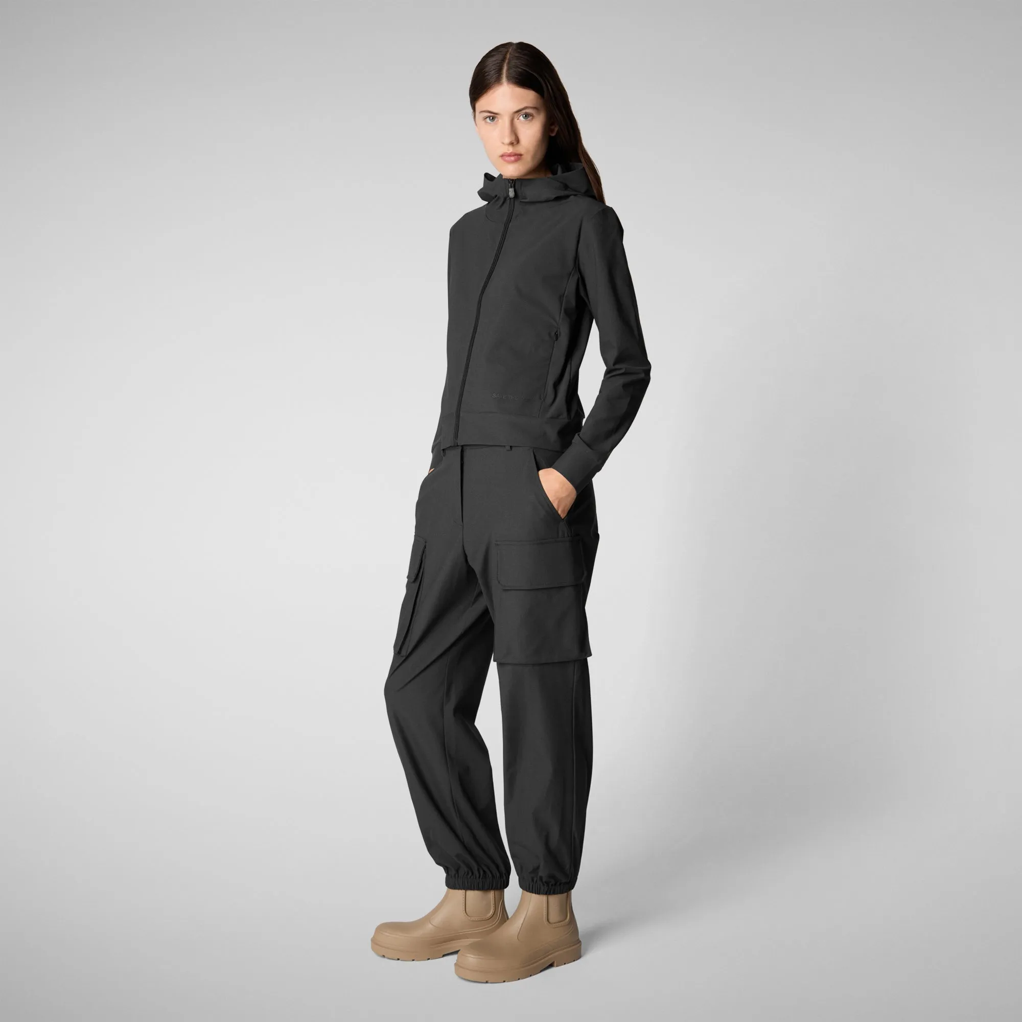 Woman's cargo pants Gosy in black